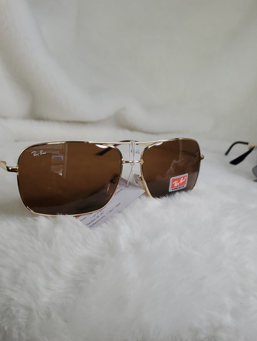 Ray-Ban Men’s Gold Frame Brown Lens Sunglasses